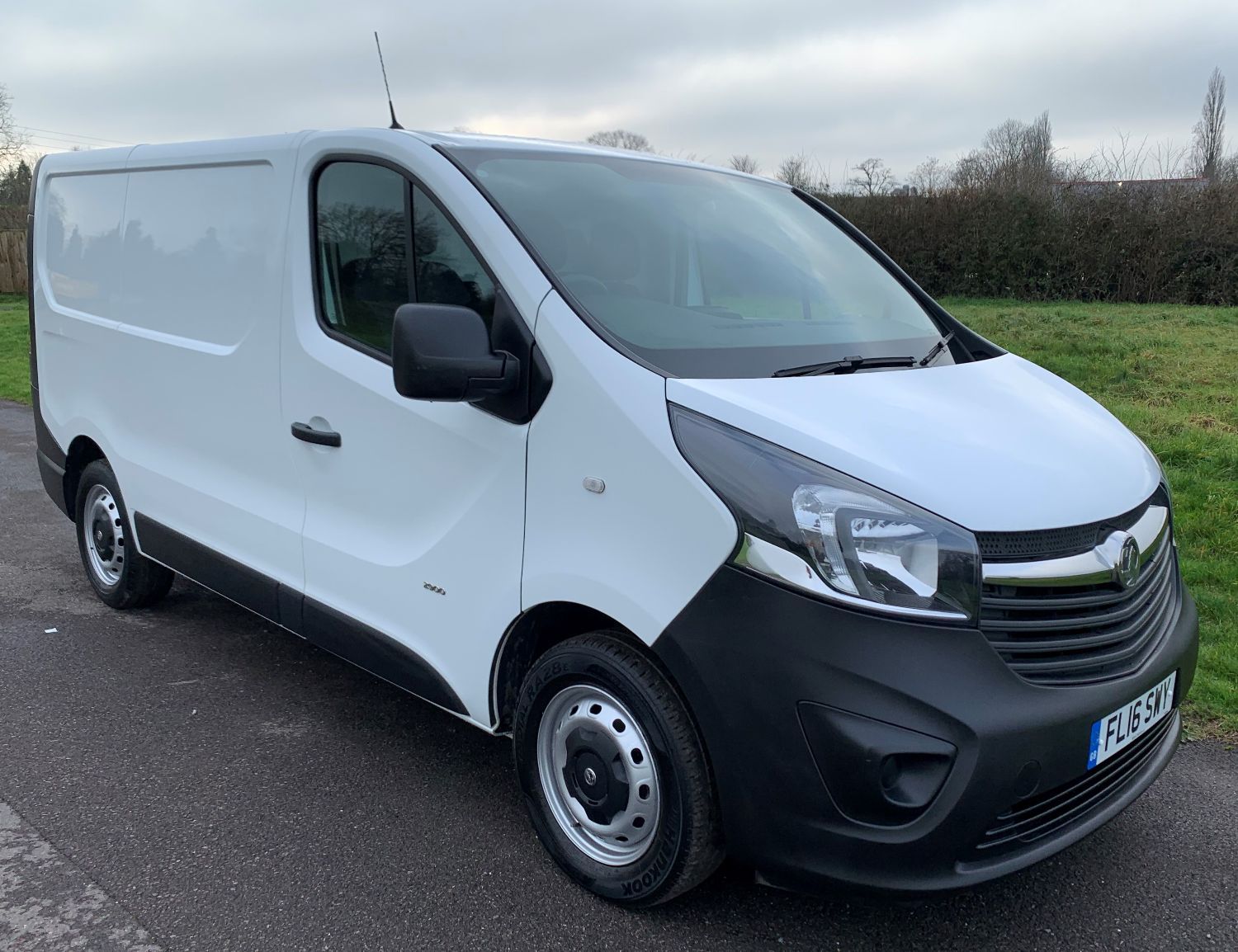 Used vauxhall sales vans surrey