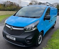 VAUXHALL VIVARO