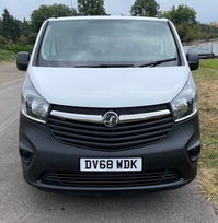 VAUXHALL VIVARO