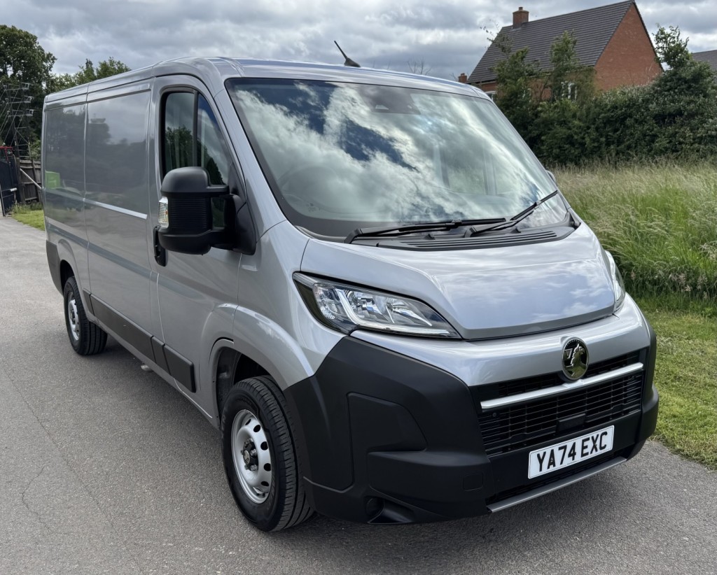 2025 Vauxhall Movano
